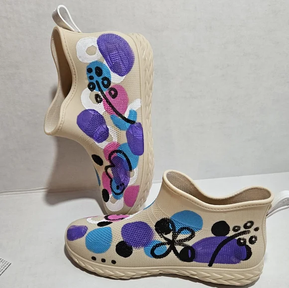 Hand painted rainboots - Picture 2 of 3